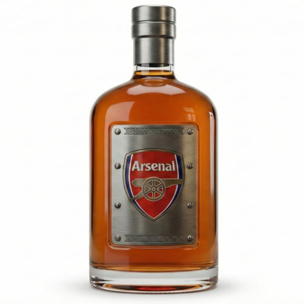 Gemini_Generated_Image_g1d0zdg1d0zdg1d0 (2) Arsenal FC ihletésű whiskykarafa – luxus kristály italos palack, kézzel készített, ideális whiskyhez, bourbonhöz, konyakhoz vagy skót whiskyhez